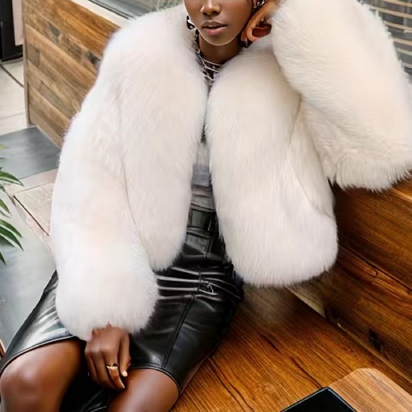 Luxe off white vegan fur teddy jacket - Picture 2 of 5